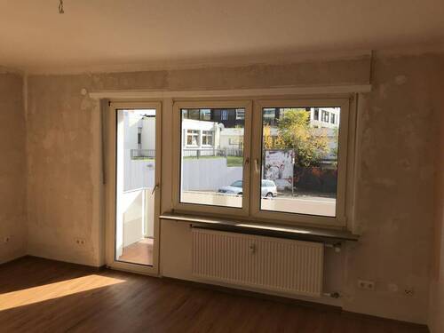 Wohnbereich - 3 Zimmer Etagenwohnung zur Miete in Saarbrücken