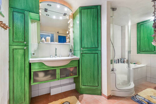 Badezimmer im Untergeschoss - 