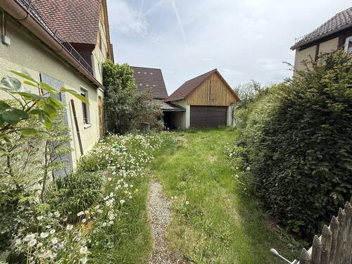 Zufahrt Garage - 