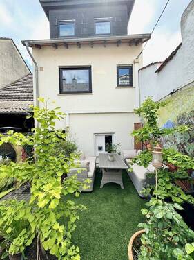 modernisiert - 3 Zimmer Mehrfamilienhaus, Wohnhaus zum Kaufen in Partenheim