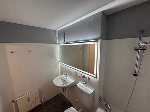 Renoviertes Wannenbad - 