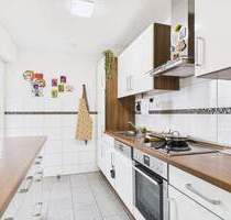 Stilvolle 3,5-Zimmer-Wohnung mit Weitblick und zwei Balkonen - Bietigheim-Bissingen