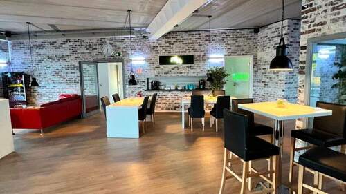 Empfangsbereich und Lounge - 