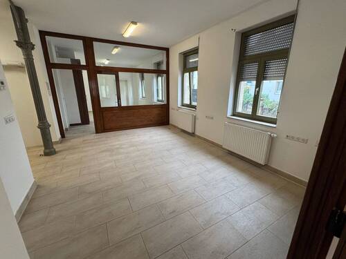 Wohnzimmer - 3 Zimmer Etagenwohnung zum Kaufen in Schwäbisch Gmünd