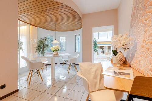 offener Essbereich - Vielseitiges Wohnensemble für die große Familie (4 Einheiten) mit Potential in begehrter Lage