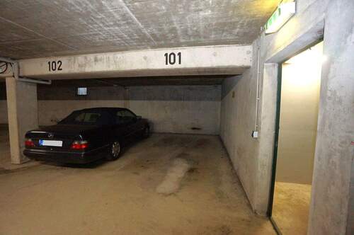 Tiefgaragenstellplatz - 