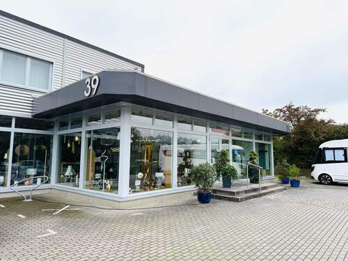 Ansicht Eingang - Ihr neuer Unternehmensstandort: Büro, Werkstatt & Lager in einem Objekt