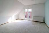 Schlafzimmer DG mit Balkon - 