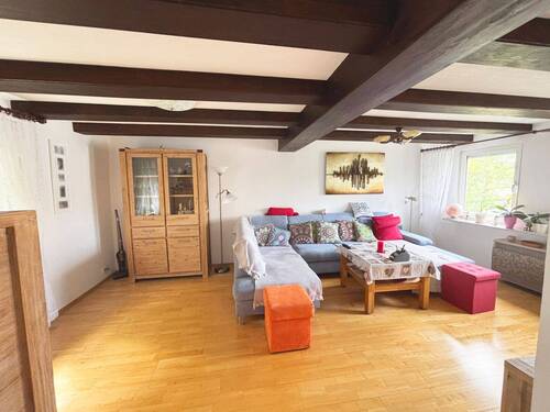 Wohnbereich - 3 Zimmer Mehrfamilienhaus, Wohnhaus zum Kaufen in Stuttgart