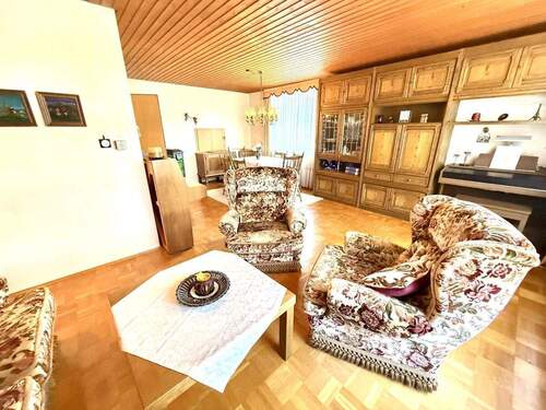 In Ihrem Wohnzimmer gen Essbereich - 