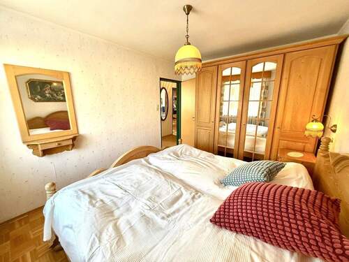 In Ihrem mögliches Kinder- oder Arbeitszimmer gen Diele - 