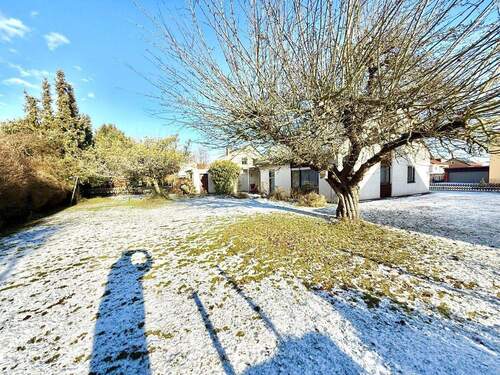 Ihr Garten von Süd-Westen - Einfamilienhaus mit 126,00 m&sup2; in Alteglofsheim zum Kaufen