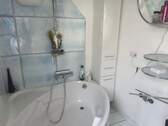 Bad mit Eckbadewanne - 