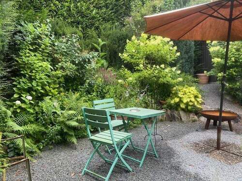 Garten mit Freisitz hinten - 5 Zimmer Doppelhaushälfte in Heilbronn