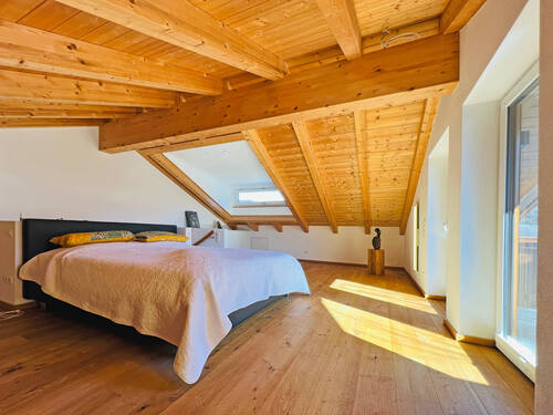 offenes Schlafzimmer mit Gaube - 