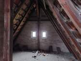 Spitzboden mit Giebelfenstern.jpg - 
