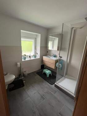 2. Bad Dusche Fenster.JPG - 