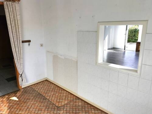 Küche mit Durchreiche.jpg - 