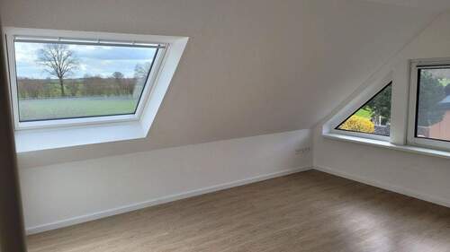 Wohnzimmer West 2 - Etagenwohnung mit 100,00 m&sup2; in Bosau zur Miete