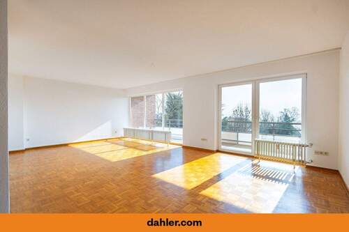 Wohnzimmer - Lichtdurchflutetes 3-Familienhaus in Groß Lengden!