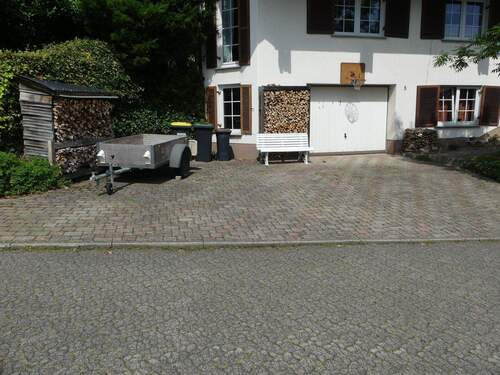 gepflasterter Einfahrtsbereich - 