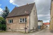 Frontansicht - Gestaltbares 5-Zimmer-Haus in ruhiger Lage