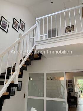 Treppe zum DG mit Galerie - 