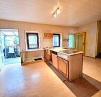 Handwerker aufgepasst! Freistehendes 1FH mit Garten und Garage zu verkaufen - Mandelbachtal Heckendalheim