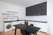 Einbauküche im Wohn- und Essbereich - 1 Zimmer Etagenwohnung in Berlin