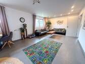 Wohnzimmer - 4 Zimmer Einfamilienhaus zum Kaufen in Seevetal