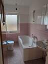 Bad.jpg - Etagenwohnung mit 80,00 m&sup2; in Steinburg zur Miete