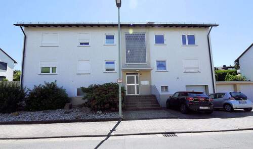 Hausansicht 
- Helle Dachgeschoss-Wohnung - 550,00&nbsp;EUR Kaltmiete, ca.&nbsp; 66,00&nbsp;m&sup2;&nbsp;Wohnfl&auml;che