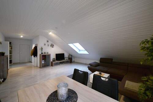 Wohnzimmer - 2 Zimmer Etagenwohnung zur Miete in Taunusstein