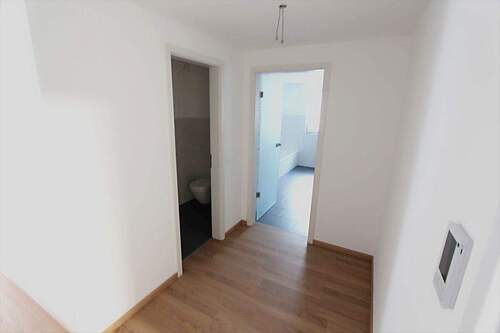 Flur_www.villingen.immobilien - Etagenwohnung mit 112,50 m&sup2; in Villingen-Schwenningen zur Miete