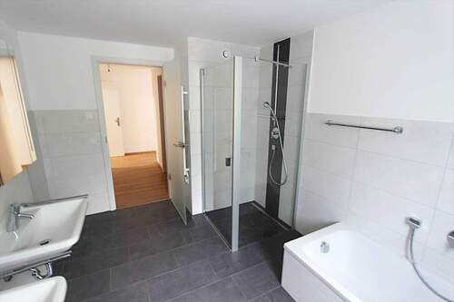 Tageslichtbadezimmer_www.villingen.immobilien - 