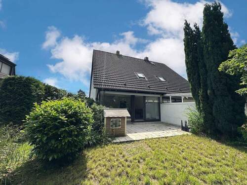 Hausansicht Rückseite - 3 Zimmer Doppelhaushälfte in Grevenbroich