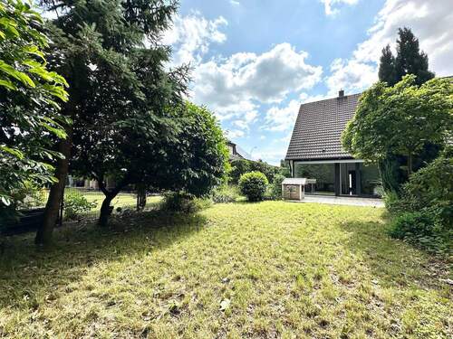 Garten - Doppelhaushälfte mit 118,70 m&sup2; in Grevenbroich zum Kaufen