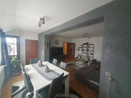 Wohnzimmer - 4 Zimmer Etagenwohnung in Rheinstetten