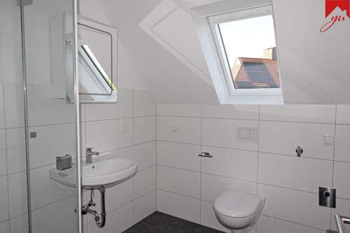 Badezimmer mit Waschmaschinenanschluss - 