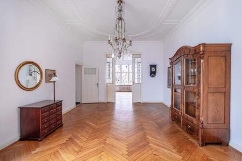 Berliner Zimmer mit Blick zum Wohnzimmer - Historisches Juwel - Imposante Altbauwohnung im Bayerischen Viertel
