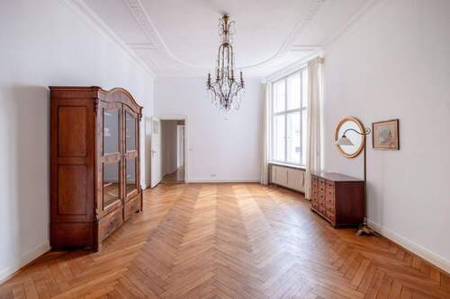 Berliner Zimmer - 6 Zimmer Etagenwohnung zum Kaufen in Berlin