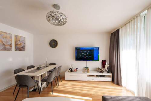  Wohnzimmer - Etagenwohnung mit 80,00 m&sup2; in Neuss zum Kaufen