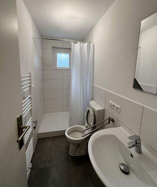 Bad mit Dusche - Etagenwohnung mit 46,00 m&sup2; in Singen (Hohentwiel) zur Miete