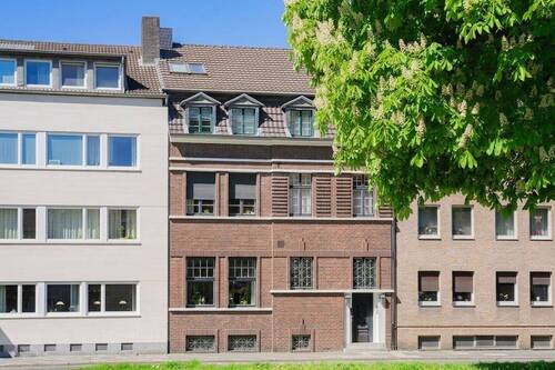 Krefeld Bismarckviertel - 4 Zimmer Etagenwohnung zum Kaufen in Krefeld / Cracau