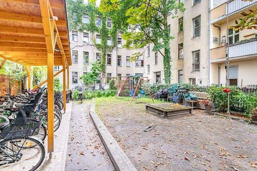 Hinterhof - 3 Zimmer Etagenwohnung in Berlin