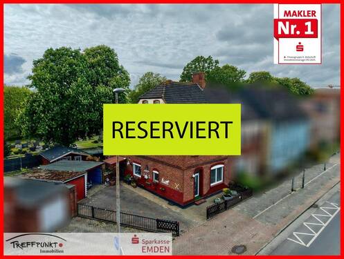 Außenansicht seitlich - Charmantes Doppelhaus - 119.000,00&nbsp;EUR Kaufpreis, ca.&nbsp; 150,00&nbsp;m&sup2;&nbsp;Wohnfl&auml;che