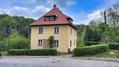 Außenansicht - Ihr neues Zuhause wartet! - 175.000,00&nbsp;EUR Kaufpreis, ca.&nbsp; 146,60&nbsp;m&sup2;&nbsp;Wohnfl&auml;che