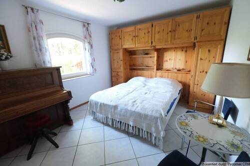 Schlafzimmer im EG mit Bad-en-Suite - 