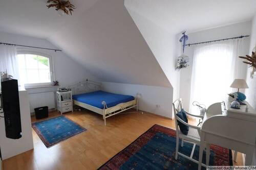 Schlafzimmer mit Balkonzugang - 