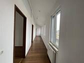 Flur - Etagenwohnung mit 140,00 m² in Strausberg zur Miete